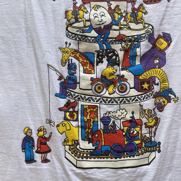 Vintage FAO Schwarz Fifth Avenue Graphic Tee Shirt. XL. Single Stitch. Cotton. - Picture 9 of 15